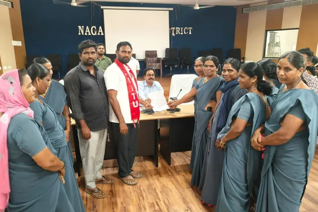 కార్మికులకు కనీస వేతనాలు ఇవ్వాలి
