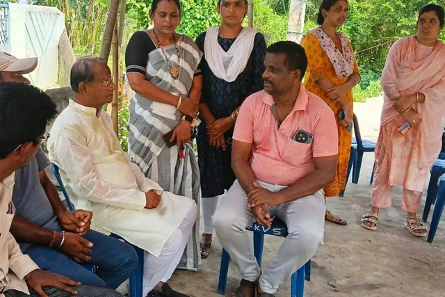 మృతుడి కుటుంబాన్ని పరామర్శించిన జనసేన నేత