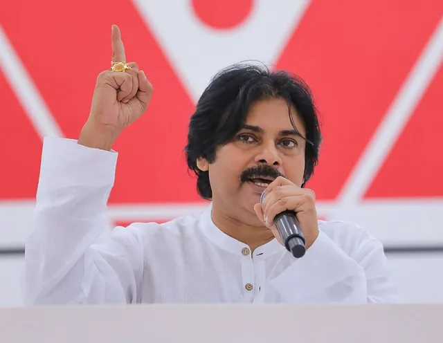 నారా లోకేశ్ వ్యాఖ్యలు అవగాహనా రాహిత్యం: పవన్ కల్యాణ్