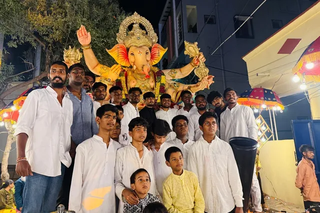 ఘనంగా ఏకదంతా గణనాథుడి నిమజ్జనం