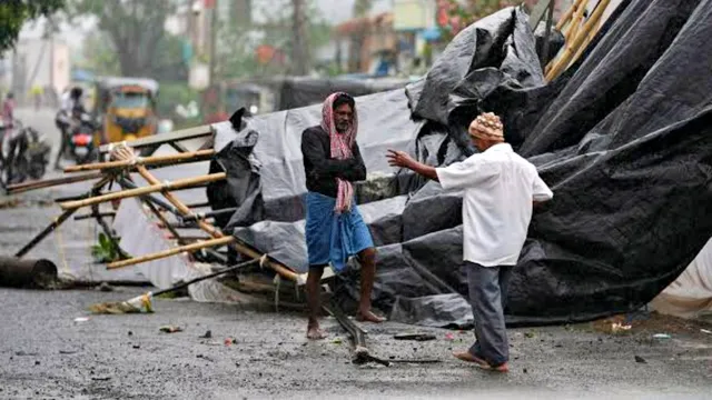 அர்னாப் புயல் எதிரொலி.. ஒடிசாவில் 30,000 பேர் இடமாற்றம்