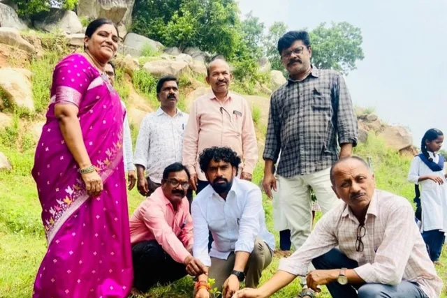 సికింద్రాపూర్ పాఠశాలలో ‘ఏక్ పేడ్ మాకే నామ్’ కార్యక్రమం