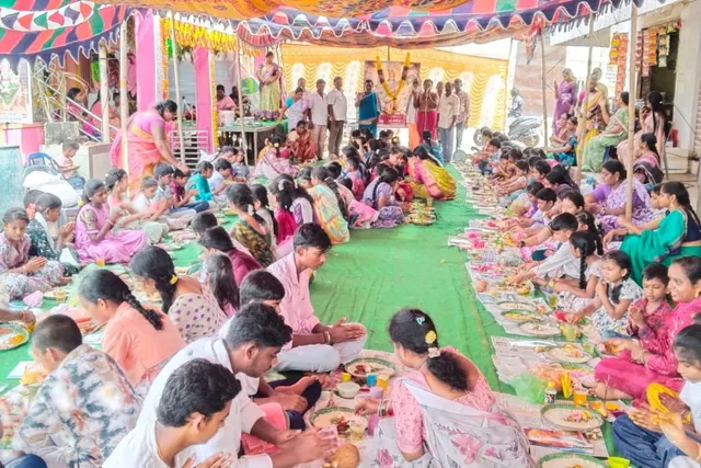 ఫతేపురంలో విద్యార్థులతో సామూహిక సరస్వతి పూజలు ఫతేపురంలో విద్యార్థులతో సామూహిక సరస్వతి పూజలు