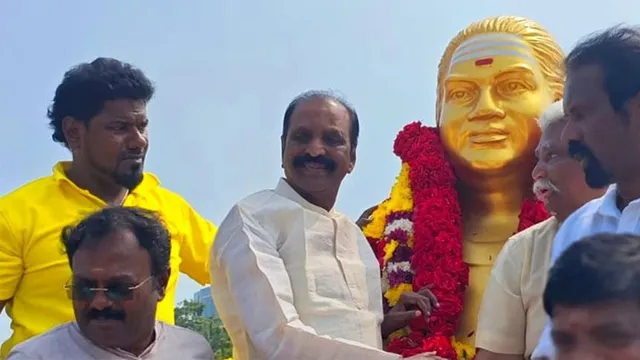 முத்துராமலிங்கத் தேவருக்குக் கவிஞர் வைரமுத்து மரியாதை