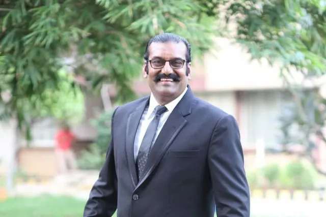 நடிகர் நெப்போலியனின் அரசியல் பயணம்: திமுக முதல் பாஜக வரை