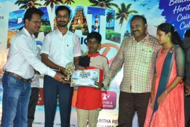 వేటపాలెం విద్యార్థులకు కలెక్టర్ ప్రశంసలు