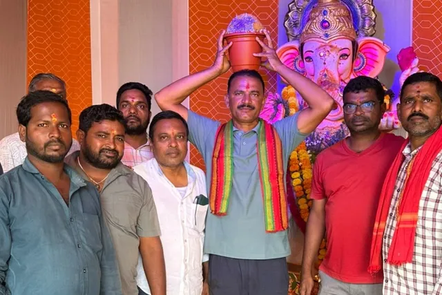 వీడీసీ ఆధ్వర్యంలో గణేష్ లడ్డూ వేలం