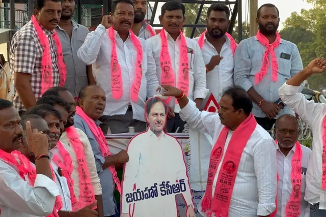 మహిళల హామీలు వెంటనే నెరవేర్చాలి: మాజీ ఎమ్మెల్యే