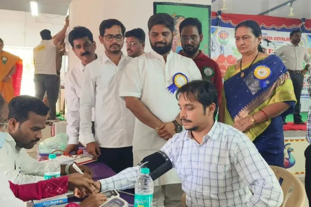 నవోదయ విద్యాలయంలో ఉచిత మెగా వైద్య శిబిరం విజయవంతం నవోదయ విద్యాలయంలో ఉచిత మెగా వైద్య శిబిరం విజయవంతం