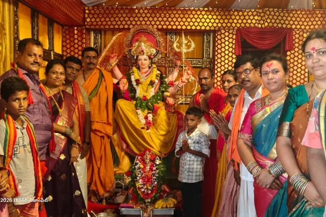 గాయత్రి మాతగా దుర్గమ్మ దర్శనం
