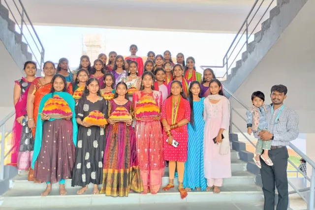 శ్రీ చైతన్య టెక్నికల్ క్యాంపస్లో బతుకమ్మ వేడుకలు శ్రీ చైతన్య టెక్నికల్ క్యాంపస్లో బతుకమ్మ వేడుకలు