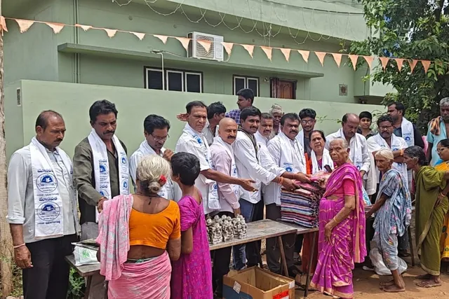 శ్రీనివాసపురంలో మానవత సేవా కార్యక్రమం