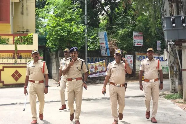 చిత్తూరులో నామినేషన్ల ప్రక్రియ పరిశీలన చిత్తూరులో నామినేషన్ల ప్రక్రియ పరిశీలన