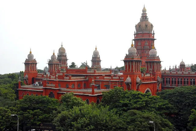 அதிமுக MLAக்கள் ராஜினாமா வழக்கு.. அபாரதத்துடன் தள்ளுபடி