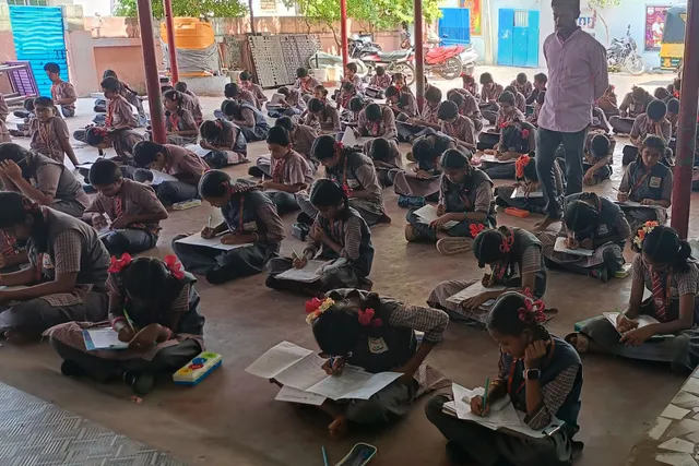 జెమ్స్ పాఠశాలలో ఈఅభ్యాస్ ఐఐటీ ఒలింపియాడ్ పరీక్ష