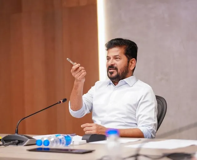TG: పెండింగ్‌లో ఉన్న 2 డీఏలకు మంత్రివర్గం ఆమోదం