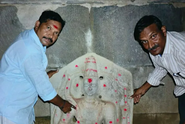 వెలుగులోకి 16వ శతాబ్దపు అరుదైన వీరభద్ర స్వామి విగ్రహం
