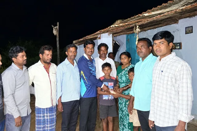 స్నేహితుడి కుటుంబానికి అండగా నిలిచిన మిత్ర బృందం