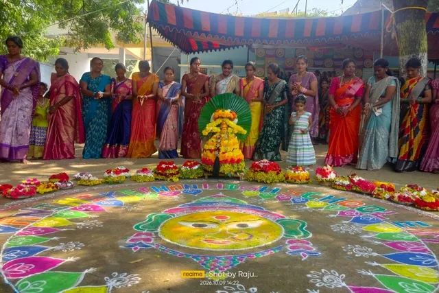 వాణి నికేతన్ హైస్కూల్లో ముందస్తు బతుకమ్మ వేడుకలు