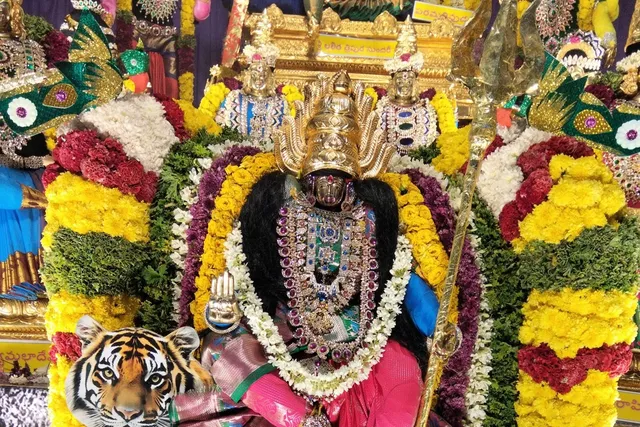చాముండేశ్వరి అలంకారంలో వాసవి కన్యకా పరమేశ్వరి