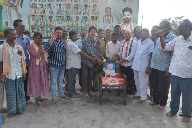 మిర్యాలగూడలో గాంధీ జయంతి.. ఎమ్మెల్సీ శంకర్ నాయక్ నివాళులు మిర్యాలగూడలో గాంధీ జయంతి.. ఎమ్మెల్సీ శంకర్ నాయక్ నివాళులు