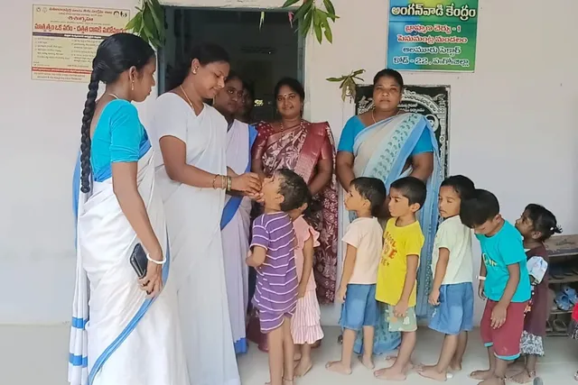 అంగన్వాడీ కేంద్రాల్లో నులిపురుగుల నివారణకు టాబ్లెట్ల పంపిణీ అంగన్వాడీ కేంద్రాల్లో నులిపురుగుల నివారణకు టాబ్లెట్ల పంపిణీ