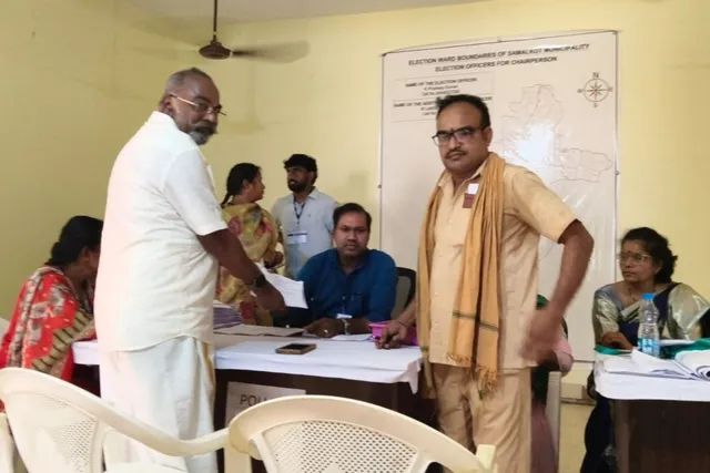 సామర్లకోట మున్సిపల్ చైర్మన్ అభ్యర్థిగా తోకల వరదరాజ సాంచి నామినేషన్ సామర్లకోట మున్సిపల్ చైర్మన్ అభ్యర్థిగా తోకల వరదరాజ సాంచి నామినేషన్