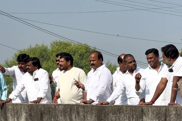 తెల్లాపూర్లో బతుకమ్మ, దసరా వేడుకలకు సోమిరెడ్డి సన్నద్ధం తెల్లాపూర్లో బతుకమ్మ, దసరా వేడుకలకు సోమిరెడ్డి సన్నద్ధం