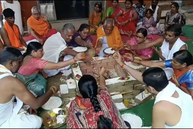 న్యాల్‌కల్‌లో గణేష్‌ మండపంలో మహా గణపతి హోమం, అన్నదానం