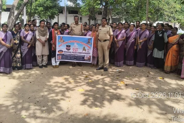షాపింగ్ మాల్ లో పని చేసే మహిళలకు అవగాహన సదస్సు షాపింగ్ మాల్ లో పని చేసే మహిళలకు అవగాహన సదస్సు
