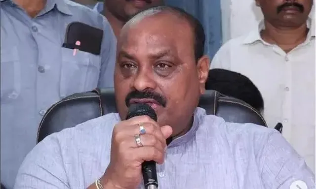 వరద ప్రభావిత ప్రాంతాల్లో మంత్రి అచ్చెన్నాయుడు పర్యటన