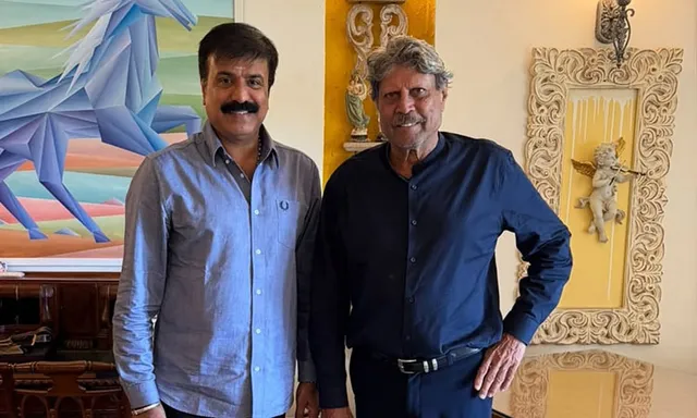 கபில் தேவ் இல்லத்தில் சுதீஷ் சந்திப்பு: புகைப்படம் வைரல்