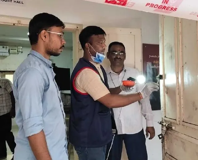 గుంటూరు జిల్లా కోర్టులో దొంగతనం కలకలం గుంటూరు జిల్లా కోర్టులో దొంగతనం కలకలం