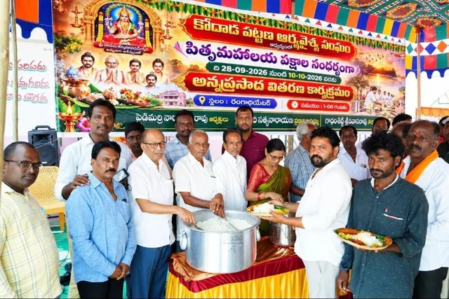 కోదాడలో అన్నప్రసాద వితరణ: 240 మందికి భోజనం
