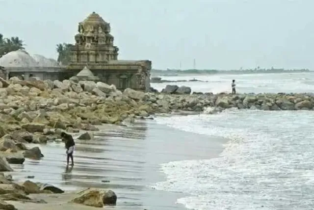 சோழர்களின் வரலாற்றுத் துறைமுகம் பூம்புகார்: சிறப்புகள்! (40/50) சோழர்களின் வரலாற்றுத் துறைமுகம் பூம்புகார்: சிறப்புகள்! (40/50)