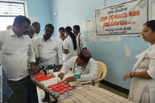 మేడాపురంలో ఉచిత యునాని వైద్యంపై అవగాహన