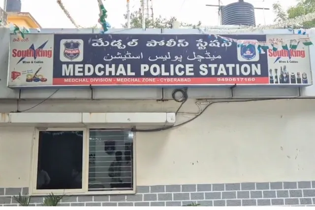 మేడ్చల్ లో గుర్తు తెలియని వ్యక్తి మృతదేహం లభ్యం