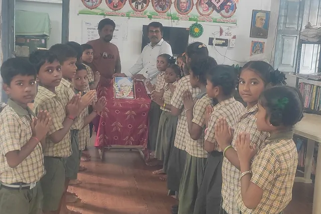 సంతబొమ్మాలి శాఖ గ్రంధాలయంలో గురజాడ జయంతి వేడుకలు సంతబొమ్మాలి శాఖ గ్రంధాలయంలో గురజాడ జయంతి వేడుకలు