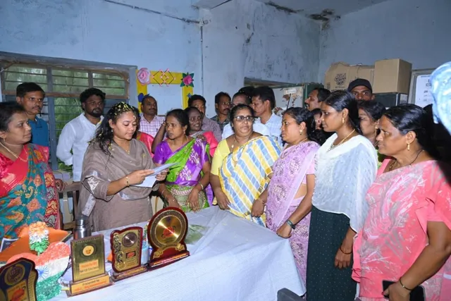 ఆశ్రమ పాఠశాలకు సీసీ రోడ్డు కల్పించాలని ఎమ్మెల్యే వినతులు