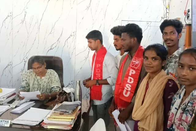 నర్సిరెడ్డి డిగ్రీ కళాశాల లోని సమస్యలు పరిష్కరించాలి