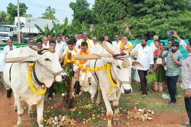 అలంపురంలో శ్రీ వెంకటరమణ ట్రస్ట్ ఆధ్వర్యంలో ప్రత్యేక పూజలు