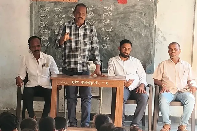 ప్రాథమికోన్నత పాఠశాలలో విద్యార్థులకు స్వచ్ఛతా హి సేవపై అవగాహన
