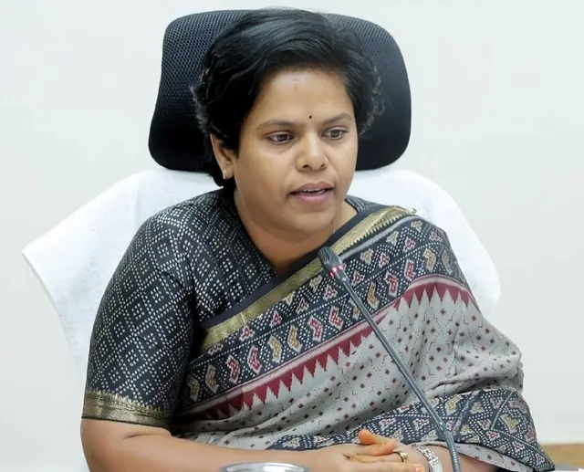తుఫాన్ హెచ్చరిక.. అనకాపల్లిలో స్కూళ్లకు 3 రోజులు సెలవులు