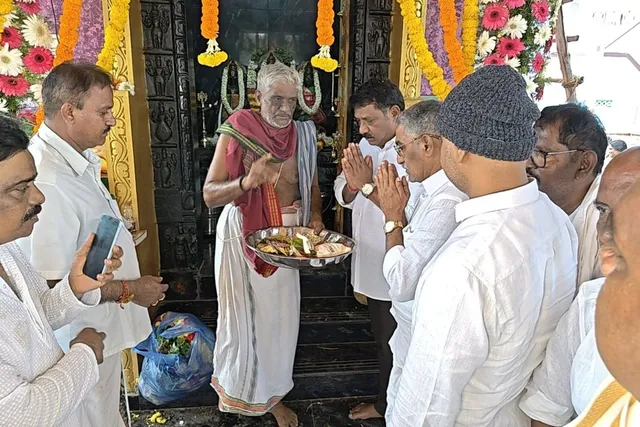 కొర్లకుంటలో ఘనంగా విగ్రహ ప్రతిష్ఠా కార్యక్రమం కొర్లకుంటలో ఘనంగా విగ్రహ ప్రతిష్ఠా కార్యక్రమం