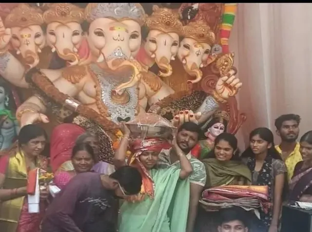 గణేష్ లడ్డూను రూ.1.45 లక్షలకు దక్కించుకున్న ముస్లిం దంపతులు