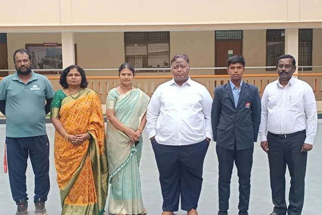 జాతీయ బాస్కెట్‌బాల్ ఛాంపియన్‌షిప్‌కు రిడ్జ్ విద్యార్థి ఎంపిక