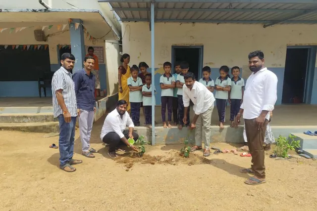 దమ్మనపేట్ ZPHS ప్రాథమిక పాఠశాలలో ఏక్ పేడ్ మా కే నామ్ కార్యక్రమం