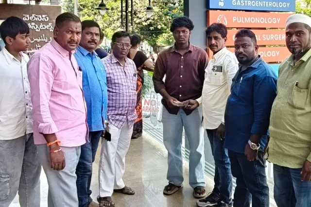విలేకరికి అండగా ప్రెస్ క్లబ్ సభ్యులు