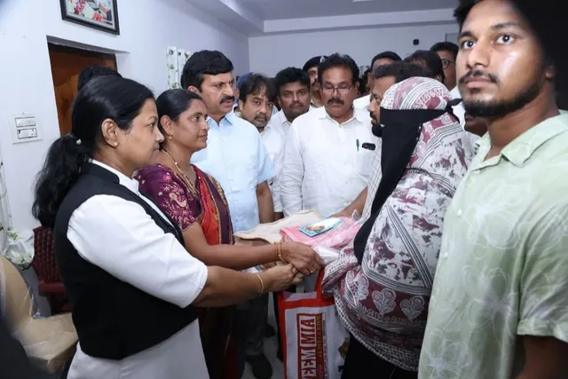 అగ్నిప్రమాద బాధిత కుటుంబానికి మంత్రి పొంగులేటి అండ