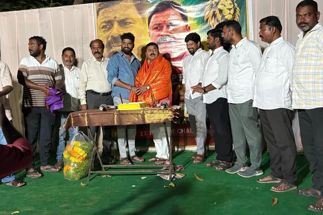 ఘనంగా మాజీ మార్కెట్ కమిటీ చైర్మన్ బండి వేణుగోపాల్ జన్మదిన వేడుకలు